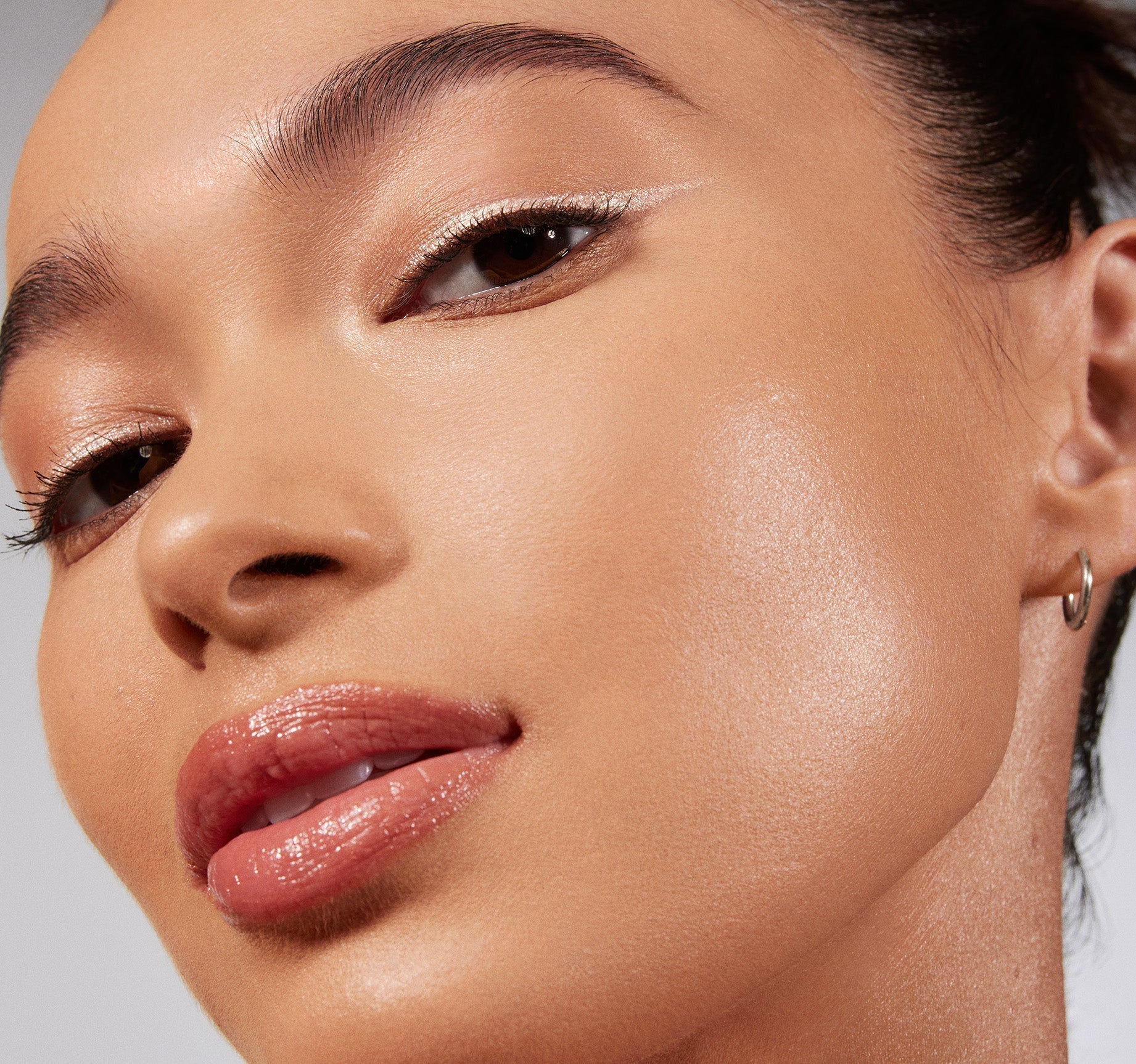 Lightform Extended Hydration Foundation